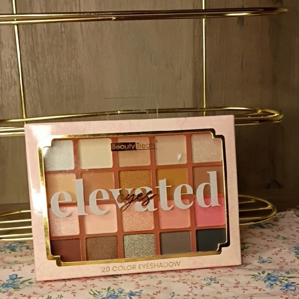 Beauty Treats Elevated Eyeshadow Palette - 20 Shades
